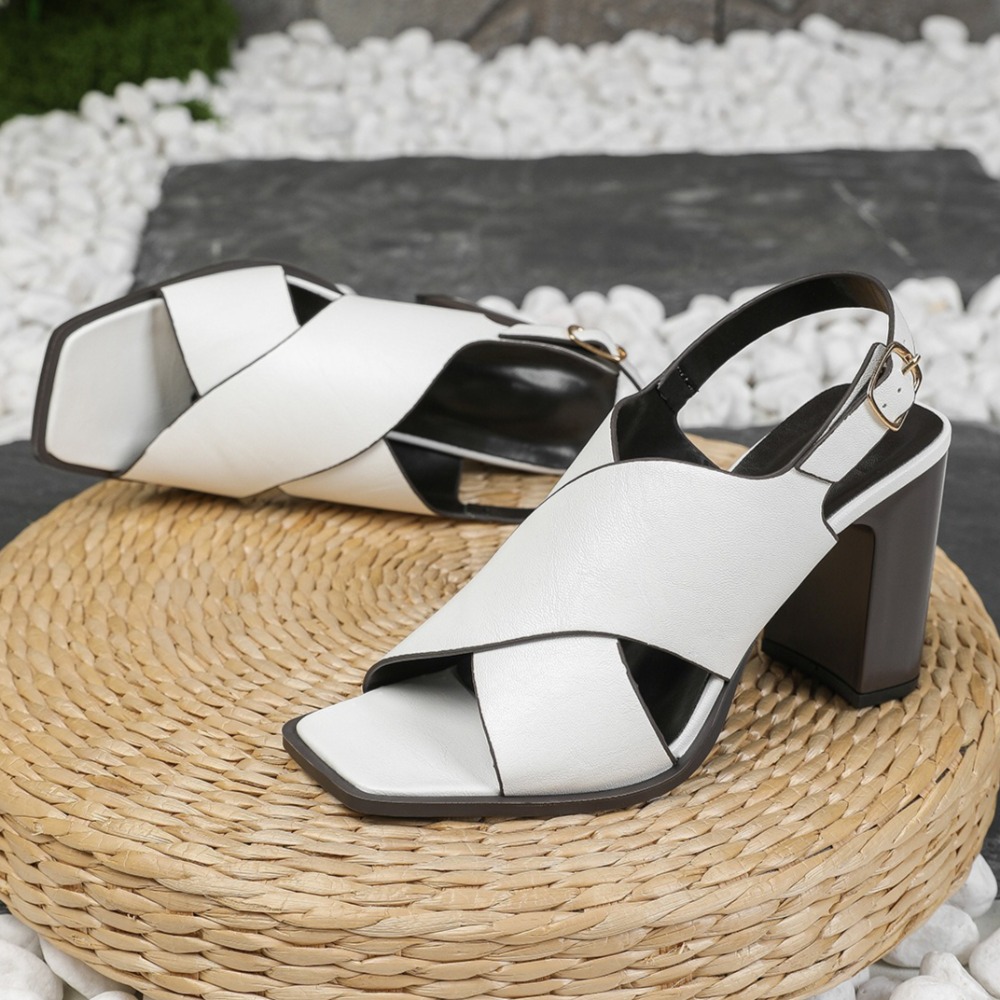 Vintage Fashion Dresses - Sandal Wanita Vintage Model Persegi dengan
