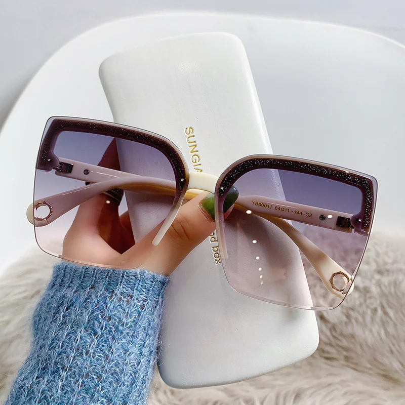 Kacamata Hitam Oversized Pria  - Vintage Fashion Enthusiasts ulasan dan harga