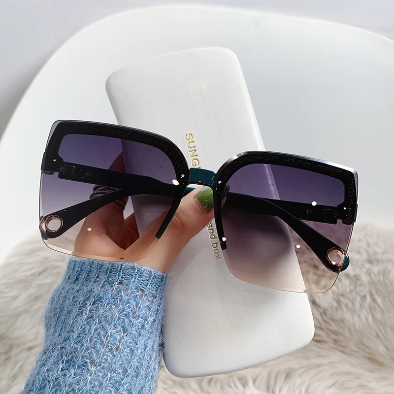 Kacamata Hitam Oversized Pria  - Vintage Fashion Enthusiasts ulasan dan harga